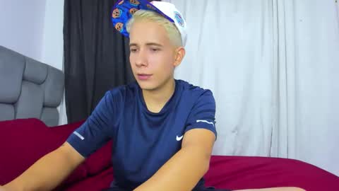 justin_biker online show from October 28, 4:35 am