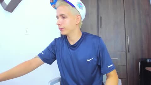 justin_biker online show from November 1, 12:26 pm