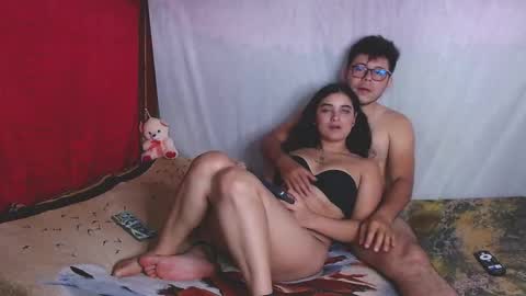 JUSTIN Y JAZMIN online show from February 21, 12:02 am