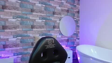  justin  online show from March 19, 11:59 am