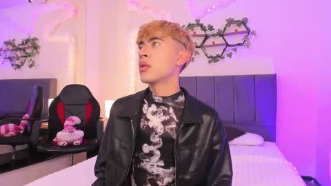 Justin online show from October 6, 11:28 am