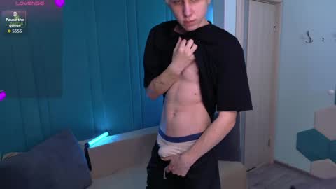 justTEEN online show from May 22, 10:33 am