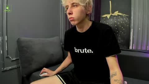 justTEEN online show from May 16, 10:23 am