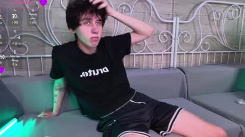 justTEEN online show from May 30, 3:10 pm