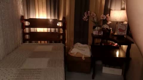 justine_hunk online show from June 9, 6:02 am