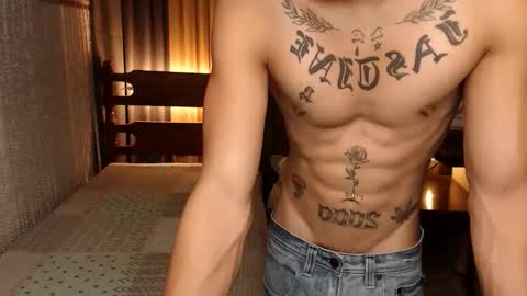 justine_hunk online show from January 13, 9:52 pm