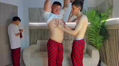 justingtime21 online show from November 28, 6:43 am