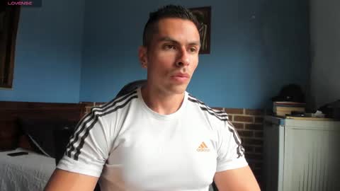 Snapshot of justinkart chatting on October 6, 5:53 pm justinkart online show from October 6, 5:53 pm