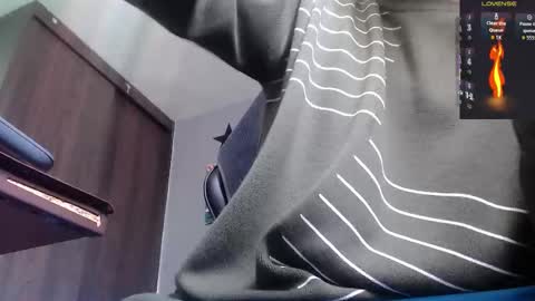 Justinsc online show from December 1, 7:01 pm