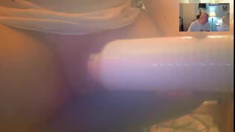 Snapshot of justjohn1012000 chatting on October 21, 11:59 am justjohn online show from October 21, 11:59 am