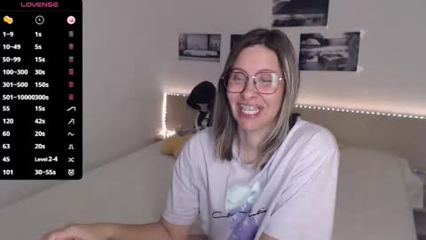 Julie online show from November 15, 4:41 pm