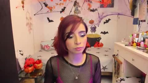 Mia online show from November 5, 10:34 pm