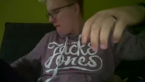 Snapshot of jwdick21 chatting on October 11, 8:30 am jwdick21 online show from October 11, 8:30 am