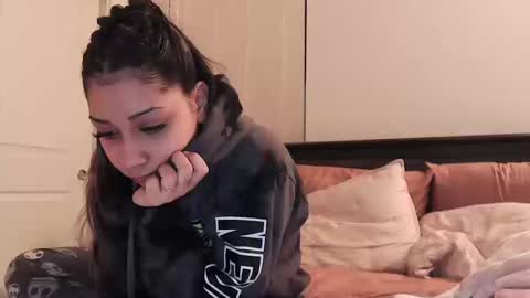 kaelagreen online show from October 18, 5:33 am