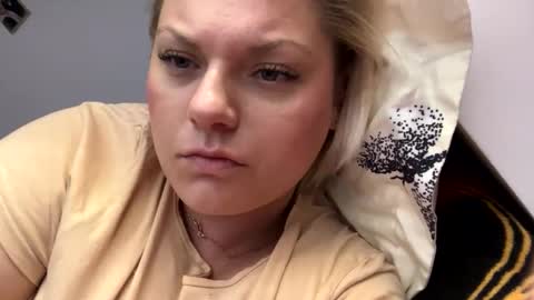 Snapshot of kaelia_daniel chatting on October 20, 6:24 pm Kaelia and Daniel online show from October 20, 6:24 pm