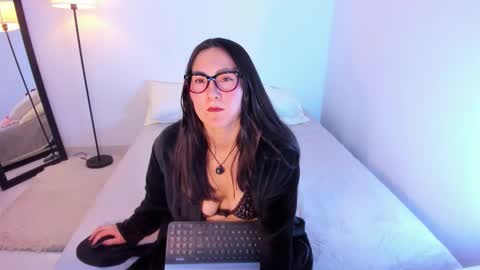 ChloeIndependient model online show from March 6, 2:10 am