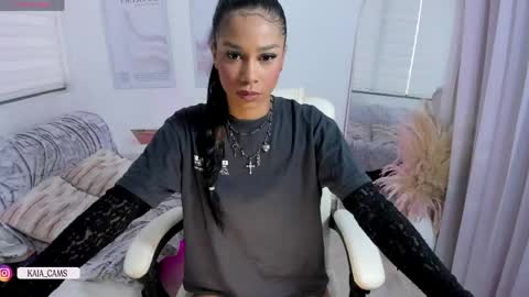    online show from April 14, 11:35 am