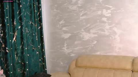 Kaila Lewis online show from April 17, 9:50 pm