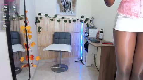 Kainda Moon online show from January 9, 11:10 pm