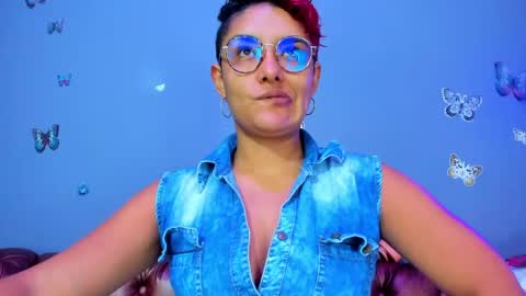 kaira_mosse_ online show from June 3, 11:46 am