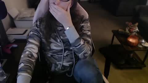 Snapshot of kait331 chatting on October 31, 1:17 am Camprincess331 online show from October 31, 1:17 am