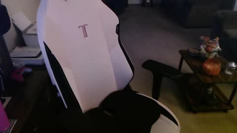 Camprincess331 online show from November 5, 2:24 am