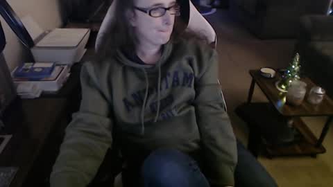 Snapshot of kait331 chatting on December 2, 1:18 am Camprincess331 online show from December 2, 1:18 am