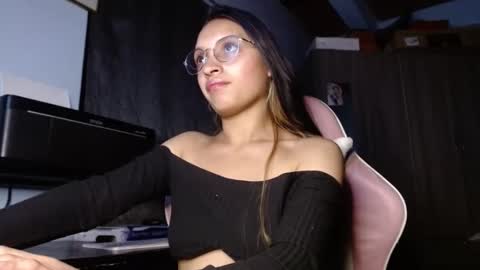 Snapshot of kalia_09 chatting on October 3, 5:59 am kalia online show from October 3, 5:59 am