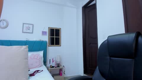 Kamilalopez online show from March 28, 11:06 pm