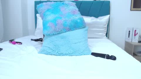 Kamilalopez online show from March 4, 1:34 am