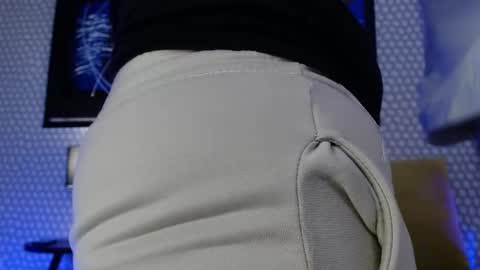 Kami online show from April 14, 7:39 pm