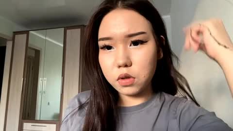 Bella online show from April 24, 1:13 pm