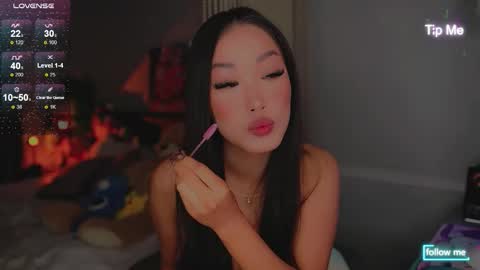Snapshot of kamilee__xo chatting on October 17, 8:02 pm kamilee__xo online show from October 17, 8:02 pm
