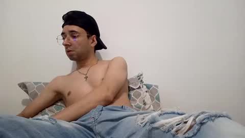 kamilo24 online show from January 3, 2:54 am