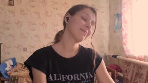 Mari  Simmons online show from October 17, 7:23 am