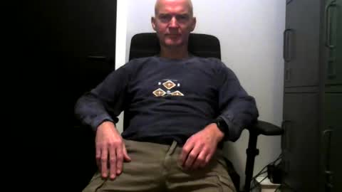 Robbie online show from November 25, 6:12 am