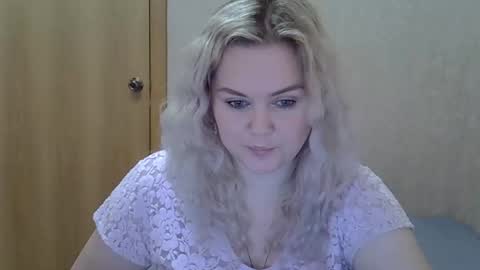 karennelsonx online show from February 9, 11:47 am