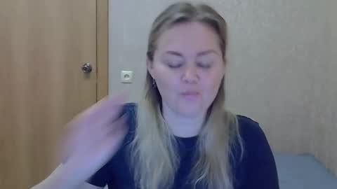 karennelsonx online show from May 30, 2:15 pm