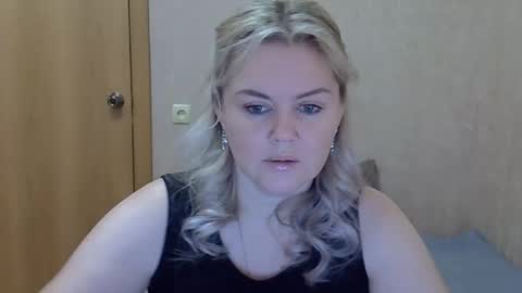 karennelsonx online show from January 15, 11:19 am