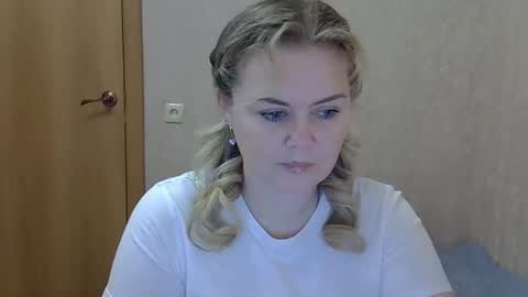 karennelsonx online show from November 26, 2:03 pm