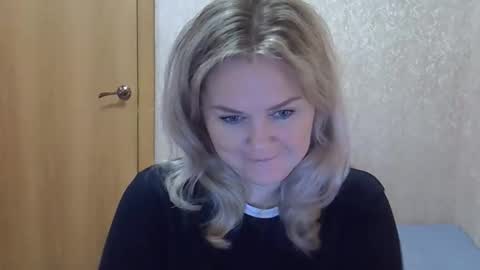 karennelsonx online show from November 4, 3:13 pm