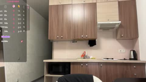 May online show from December 1, 5:00 pm