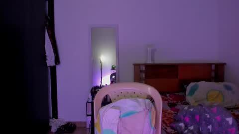 Snapshot of kari_ruiz chatting on October 4, 11:24 pm Karina online show from October 4, 11:24 pm