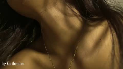 Snapshot of karibeam chatting on October 11, 10:24 pm K online show from October 11, 10:24 pm