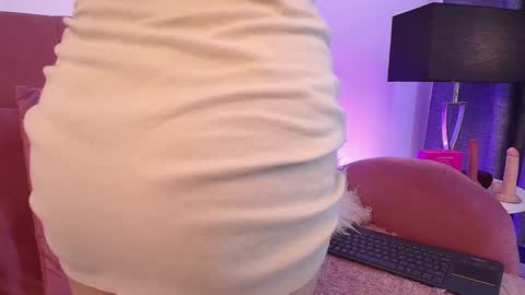 Snapshot of karina2smith chatting on September 11, 7:15 pm karina online show from September 11, 7:15 pm