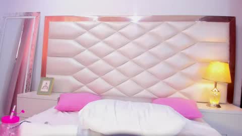 Snapshot of karinagomezxxx chatting on September 25, 6:04 pm Karina Gomez online show from September 25, 6:04 pm