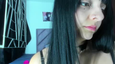 KARINNA  RAVEN online show from October 7, 1:01 am