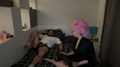 karl_and_klara online show from May 24, 6:36 pm