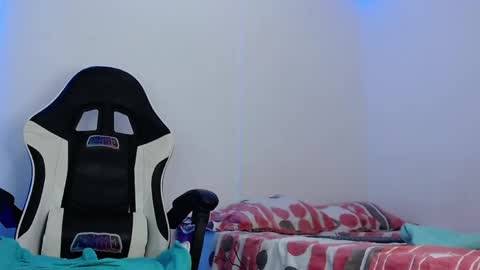 karl_jensennxx online show from May 1, 3:11 am