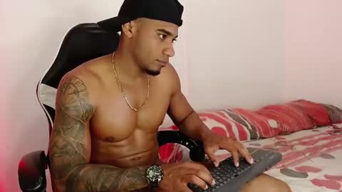 karl_jensennxx online show from June 12, 5:50 am